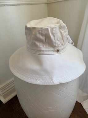 Helen Kaminski White Women's Sun Bucket Hat